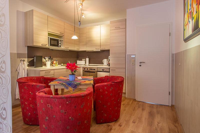 H&H Apartments Im Herzen Der Stadt Teilweise Mit Balkon Ruhig Zentral Modern Mit Kueche ไกรฟ์สวัลด์ ภายนอก รูปภาพ
